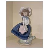 1973 LLADRO “Pretty Pickings” Porcelain Figurine (5222)