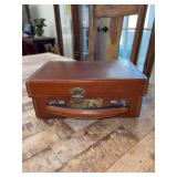 GOLD PFEIL small vintage brown leather vanity case with key