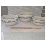 Hall's Superior Quality Kitchenware 3-piece mixing bowl set