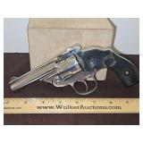 32 Short  156362  Early-Mid 1900s As this item is not marked, my research shows this to be...Vintage Early to Mid 1900s Harrington & Richardson's Hammerless Second Model 32 Short UNMARKED & UNTESTED..