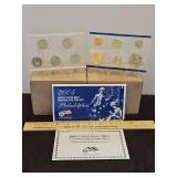 United States Mint 2005 PHILADELPHIA Uncirculated Coin Set in Original Envelope...