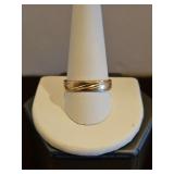 Man's Vintage 10k gold wedding ring size 11 total 2.8 grams...