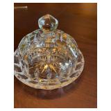 Beautiful 6 1/2“ x 4“ covered Crystal butter bowl