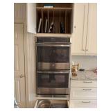 Grouping of bakeware as shown