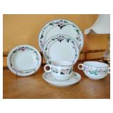 Vintage Villeroy & Boch 6 piece tea/coffee set in the discontinued "Palermo" pattern, featuring a pink morning glory design with brown trim. Vitro-porcelaine.