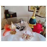 Selection of Ornaments 8 pieces