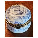 Limoges porcelain trinket box. 1.5 X1.25 in tall.