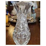 Antique hand-cut crystal vase probably from the American Brilliant Period. 6 in tall