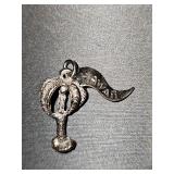 Sterling silver palm tree with Hawaii pennant. .75 in tall.