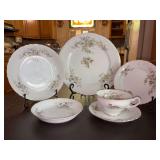 24 pieces of fine china featuring the "Forget Me Not” pattern from Japan…..includes 4 dinner plates, 4 salad bowls, 4 dessert plates, 4 fruit bowls, 4 saucers and 4 cups