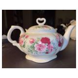 Crowne Oaks Designs Teapot with red and pink roses
