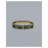 Vintage 10K - JAD yellow gold band with alternating ***green stones and clear***changed 5/6 gemstones. Size 6.5. Weighs 0 grams.