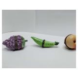 Porcelain hinged trinket boxes, grapes, pea, peach.