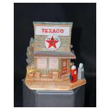 Miniature Lilliput Lane "Trust Your Car To The Star” Texaco Station collectible building in original box - #0693 - with COA and Deed