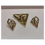 Pin and earring set