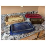 Four pieces of bake wear