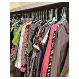 Group of large and extra large tops and clothing￼