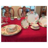 9 pieces Franciscan Desert Rose.. 3 dinner plates, 1 salad, 1 desert plate 2 cups and saucers