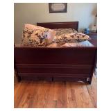 Queen size sleigh bed 63“ x 83“ headboard is 39 inches tall