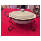 Gail Pittman Hospitality Collection covered 11“ x 8 1/2“ casserole dish with stand
