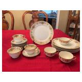 Nortaki Japan 21 pc 24 kt gold trimmed dining ware set. Includes 6 dinner, 9 saucers with 3 teacups and 3 coffee cups