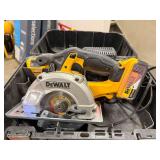 Dewalt DCS373 20V MAX 5 1/2 Inch Metal Cutting Circular Saw