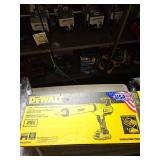 Dewalt DCE580 20V Max Cordless Sausage Adhesive Gun Kit