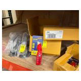 Lot of Irwin Safety Knives and Suction Cup Lifters