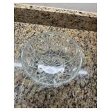 Beautiful 9“ x 5“ Crystal bowl