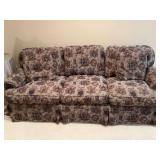 Sherrill custom upholstered 6 cushion couch with 2 throw pillows. 89“ x 39“ x 36“. Sets comfortably and in good condition
