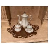 6 pc. Gold/white Walbrzych coffee pieces on 18 inch resin tray.