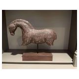 16 1/2“ x 13 1/2“ Wooden horse statue decor piece