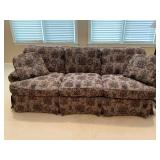 Sherrill custom upholstered 6 cushion couch with 2 throw pillows. 89“ x 39“ x 36“. Sets comfortably and in good condition