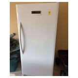 Frigidaire freezer 32“ x 32“ x 71“ does not have key