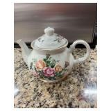 Cottage Core Robinson design group floral gold trimmed teapot