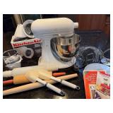 Kitchenaid Artisan Mixer w/Lots of Accessories