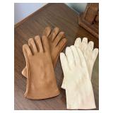 Ladies Leather Camel/Tan Whip-Stitched and White Leather Short Dress Gloves w/Faux Pearl