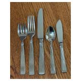 Reed & Barton 18/8 Stainless Crescendo II 5 Piece Place Setting - dinner fork, salad fork, knife, teaspoon and butter knife