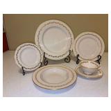 Stunning 6-pc Place Setting Lenox Golden Wreath China (0-313) - includes dinner plate, salad plate, dessert plate, soup bowl and cup/saucer