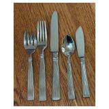 Reed & Barton 18/8 Stainless Crescendo II 5 Piece Place Setting - dinner fork, salad fork, knife, teaspoon and butter knife
