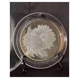NEW Stunning HOYA Lead Crystal Plate with Frosted Daisy Motif - 8-1/4” - CDS911E