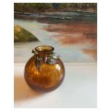 Jay Strongwater, gorgeous Amber glass Bud vase with a  Jeweled bee. 3 1/2 inches.