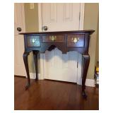 HEKMAN 3-drawer Queen Anne style console/accent table - 38 x 14 x 32 tall