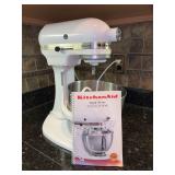 KitchenAide Heavy Duty Stand Mixer with 3 attachments and original manual - working condition