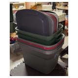 Grouping of storage totes with lids