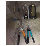 Grouping of lawn & garden tools, sprinklers and 2 sprayers (see all pics)