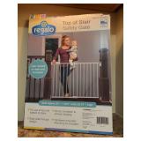 Regalo Top of Stair Safety Gate - spans 24-40.5” wide x 28.75 tall - brackets need to be removed from wall