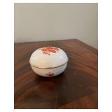 Vintage Kaiser porcelain trinket box. West Germany.