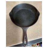 9 inch WagnerWare cast-iron skillet. Sydney 1056V