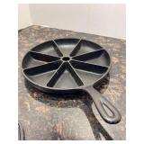 LODGE D 8 CB cast iron 8-slot cornbread wedge pan